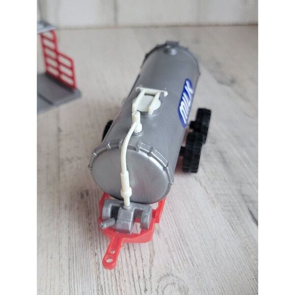 Small scale milk truck pump set toy figure factory - Picture 4 of 12